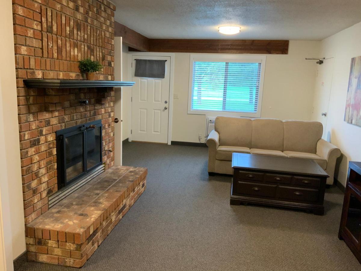 Rockerville & Lodge Keystone