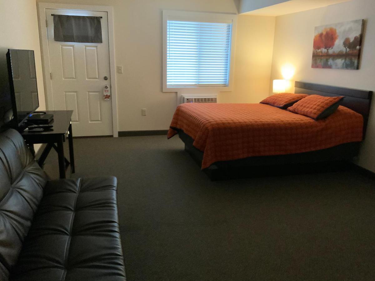 Lodge Rockerville &